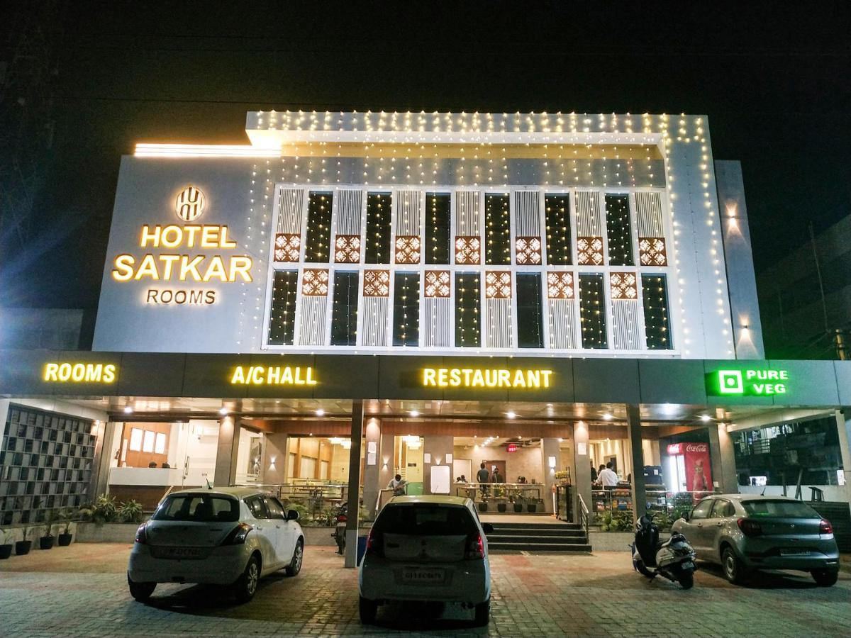 Hotel Satkar Chhatral Exteriör bild