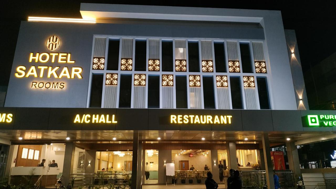 Hotel Satkar Chhatral Exteriör bild